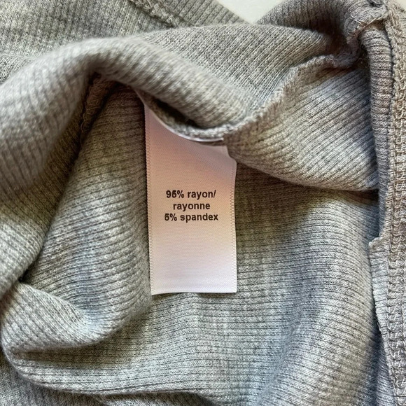 Maurices 24/7 Gray Short Sleeve Crewneck Rib Tuck In Tee Medium Women’s - Picture 9 of 10